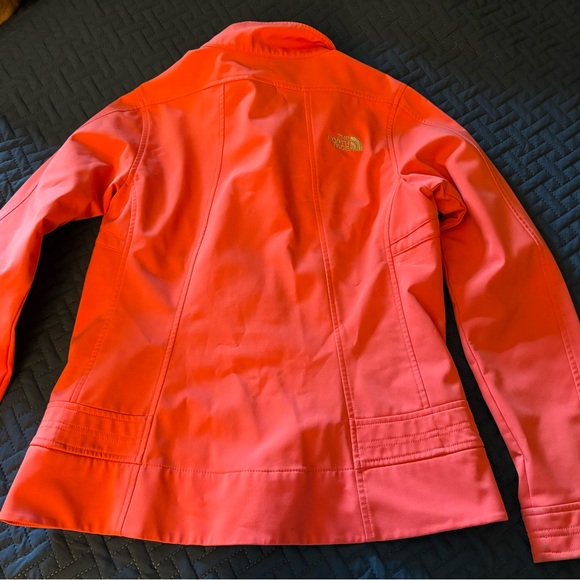 The North Face Women's Coral Utility Soft-Shell Jacket - Picture 3 of 6